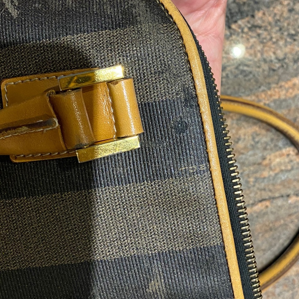 Authentic Vintage Fendi Leather Handbag - Picture 6 of 13